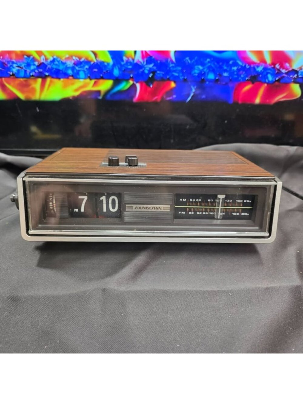 RARE Made in Romania SOUNDESIGN 3545 B Flip Clock Radio - 1970s Vintage - WORKS